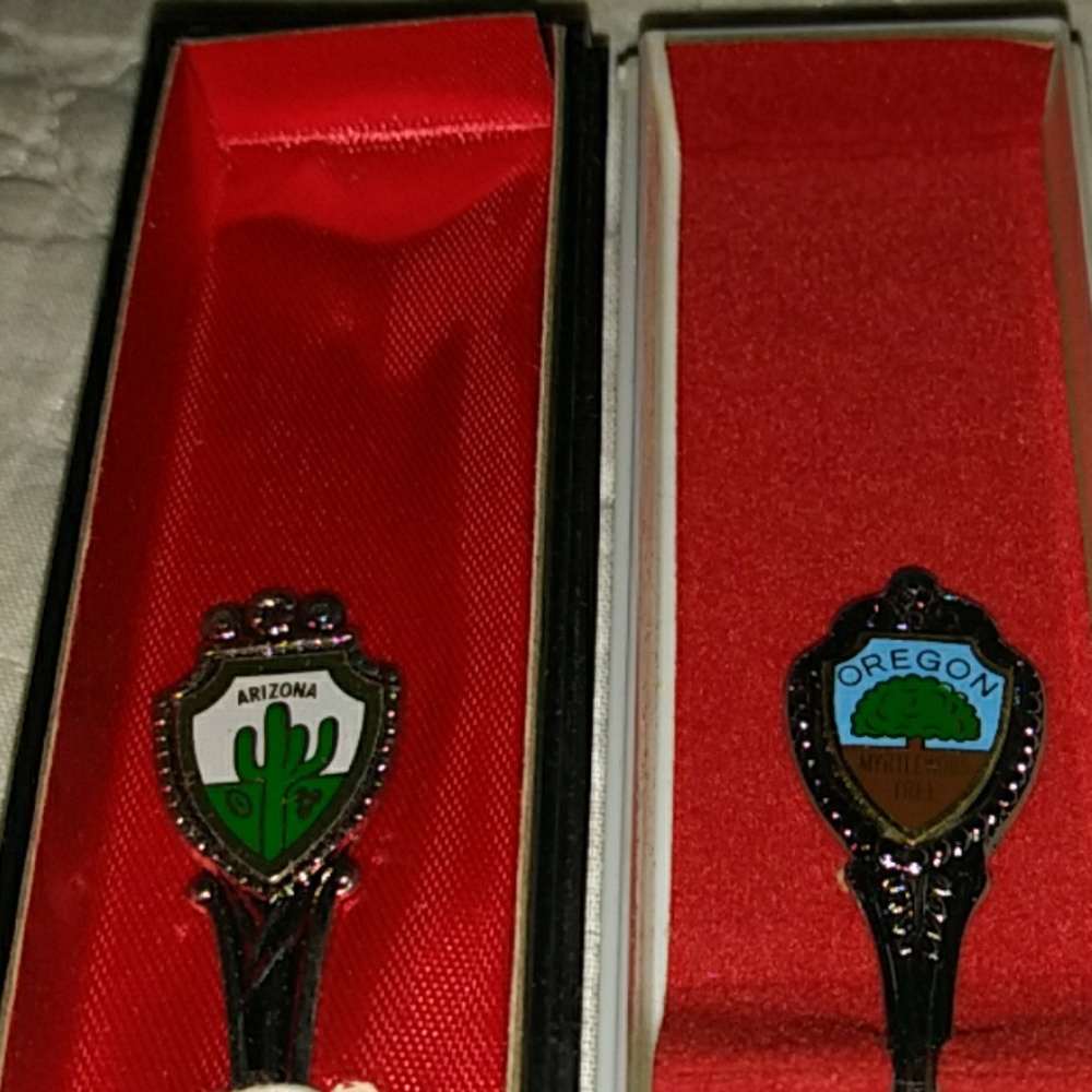 Collectible bundle - Picture 2 of 4